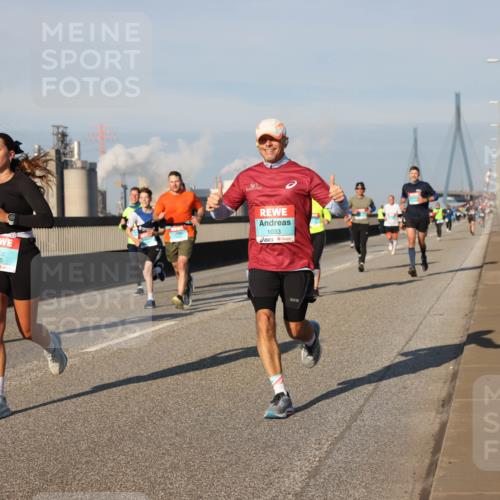 03.10.2025 - Köhlbrandbrückenlauf Lena Gebhardt http://msf.ph/oto/9128430 03.10.2025 09:48:16 Position 2 3825, 1033 meine-sportfotos.de