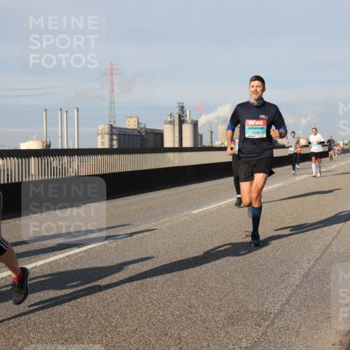 03.10.2025 - Köhlbrandbrückenlauf Lena Gebhardt http://msf.ph/oto/9128532 03.10.2025 09:48:20 Position 2 1312, 3138 meine-sportfotos.de