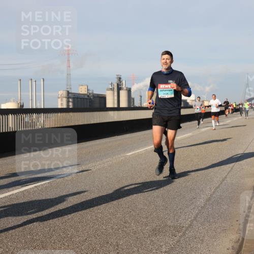 03.10.2025 - Köhlbrandbrückenlauf Lena Gebhardt http://msf.ph/oto/9128538 03.10.2025 09:48:20 Position 2 3138 meine-sportfotos.de