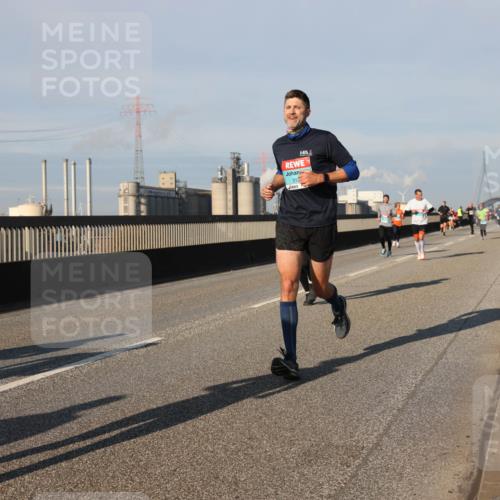 03.10.2025 - Köhlbrandbrückenlauf Lena Gebhardt http://msf.ph/oto/9128541 03.10.2025 09:48:20 Position 2  meine-sportfotos.de