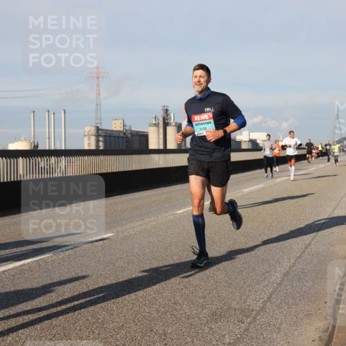 03.10.2025 - Köhlbrandbrückenlauf Lena Gebhardt http://msf.ph/oto/9128544 03.10.2025 09:48:20 Position 2 3138 meine-sportfotos.de