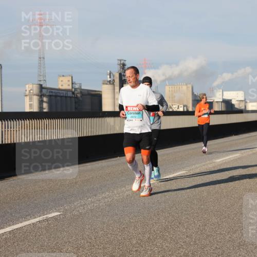 03.10.2025 - Köhlbrandbrückenlauf Lena Gebhardt http://msf.ph/oto/9128625 03.10.2025 09:48:24 Position 2 2672 meine-sportfotos.de