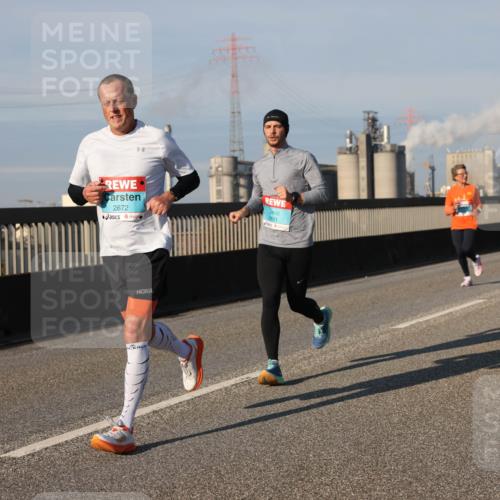 03.10.2025 - Köhlbrandbrückenlauf Lena Gebhardt http://msf.ph/oto/9128656 03.10.2025 09:48:25 Position 2 2672, 3821 meine-sportfotos.de