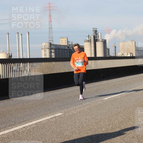 03.10.2025 - Köhlbrandbrückenlauf Lena Gebhardt http://msf.ph/oto/9128693 03.10.2025 09:48:27 Position 2 1211 meine-sportfotos.de
