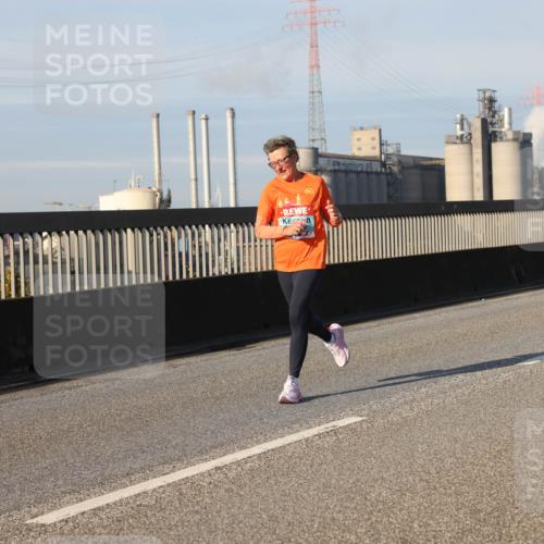 03.10.2025 - Köhlbrandbrückenlauf Lena Gebhardt http://msf.ph/oto/9128720 03.10.2025 09:48:28 Position 2  meine-sportfotos.de