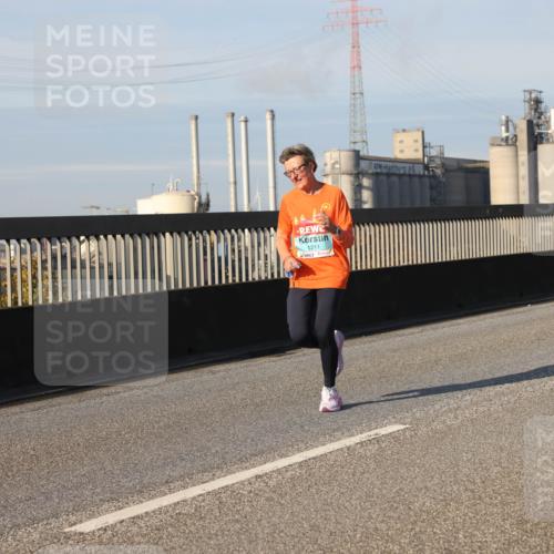 03.10.2025 - Köhlbrandbrückenlauf Lena Gebhardt http://msf.ph/oto/9128728 03.10.2025 09:48:28 Position 2 1211 meine-sportfotos.de