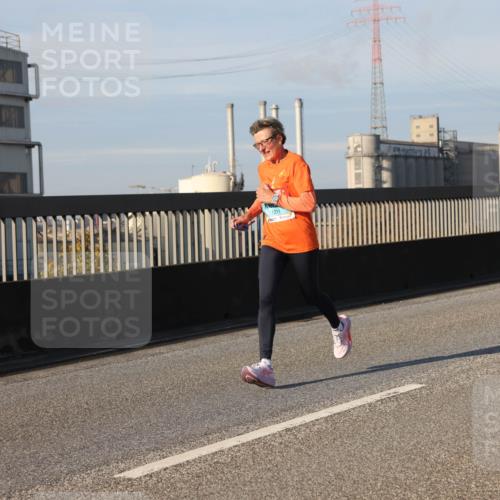 03.10.2025 - Köhlbrandbrückenlauf Lena Gebhardt http://msf.ph/oto/9128745 03.10.2025 09:48:28 Position 2 1211 meine-sportfotos.de