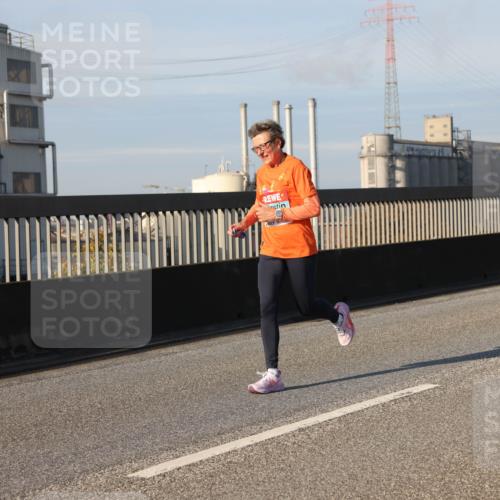 03.10.2025 - Köhlbrandbrückenlauf Lena Gebhardt http://msf.ph/oto/9128749 03.10.2025 09:48:28 Position 2  meine-sportfotos.de