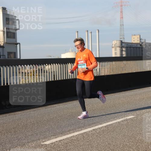 03.10.2025 - Köhlbrandbrückenlauf Lena Gebhardt http://msf.ph/oto/9128754 03.10.2025 09:48:28 Position 2 1211 meine-sportfotos.de
