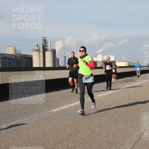 03.10.2025 - Köhlbrandbrückenlauf Lena Gebhardt http://msf.ph/oto/9128772 03.10.2025 09:48:29 Position 2 2822 meine-sportfotos.de