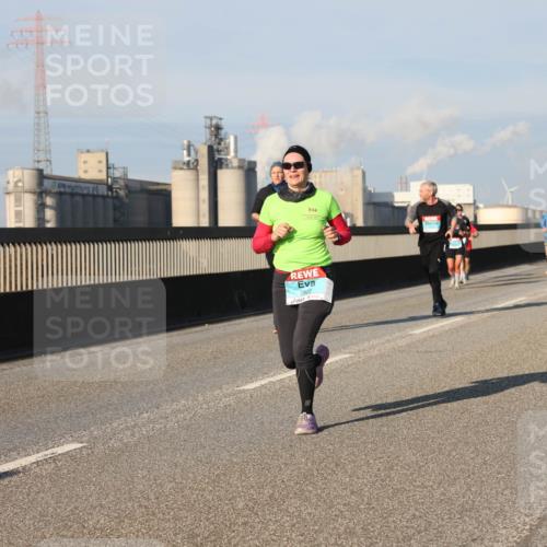 03.10.2025 - Köhlbrandbrückenlauf Lena Gebhardt http://msf.ph/oto/9128795 03.10.2025 09:48:30 Position 2 2822 meine-sportfotos.de
