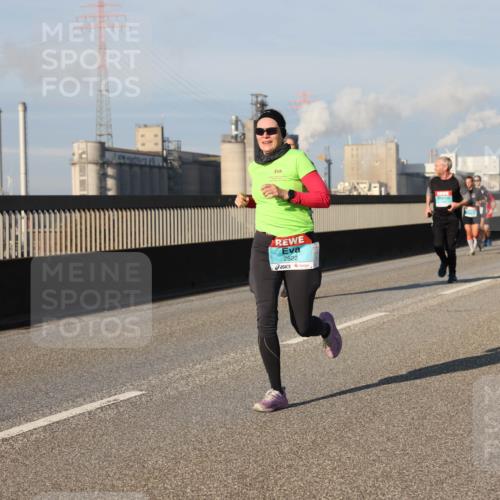 03.10.2025 - Köhlbrandbrückenlauf Lena Gebhardt http://msf.ph/oto/9128808 03.10.2025 09:48:30 Position 2 2822 meine-sportfotos.de