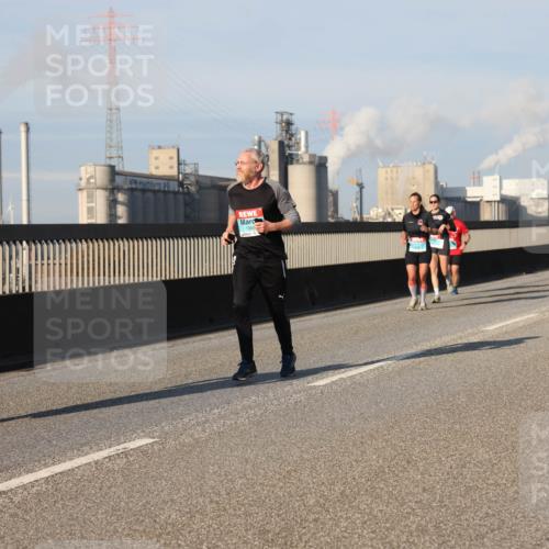 03.10.2025 - Köhlbrandbrückenlauf Lena Gebhardt http://msf.ph/oto/9128867 03.10.2025 09:48:32 Position 2 1385, 3721 meine-sportfotos.de