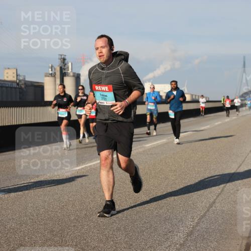03.10.2025 - Köhlbrandbrückenlauf Lena Gebhardt http://msf.ph/oto/9128921 03.10.2025 09:48:34 Position 2 3721 meine-sportfotos.de