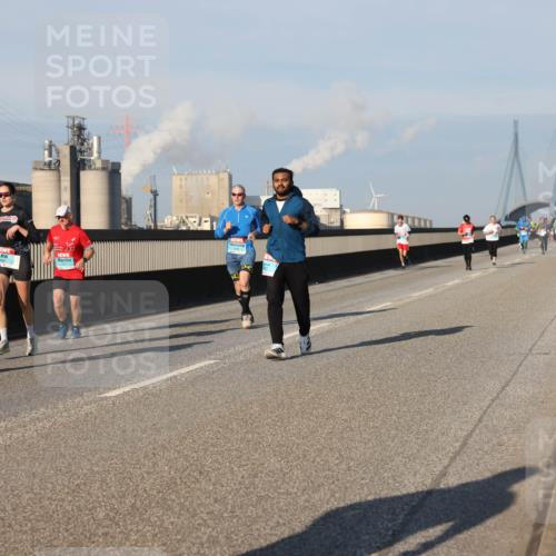 03.10.2025 - Köhlbrandbrückenlauf Lena Gebhardt http://msf.ph/oto/9128951 03.10.2025 09:48:35 Position 2  meine-sportfotos.de