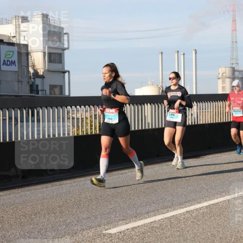 03.10.2025 - Köhlbrandbrückenlauf Lena Gebhardt http://msf.ph/oto/9128987 03.10.2025 09:48:36 Position 2 3842 meine-sportfotos.de