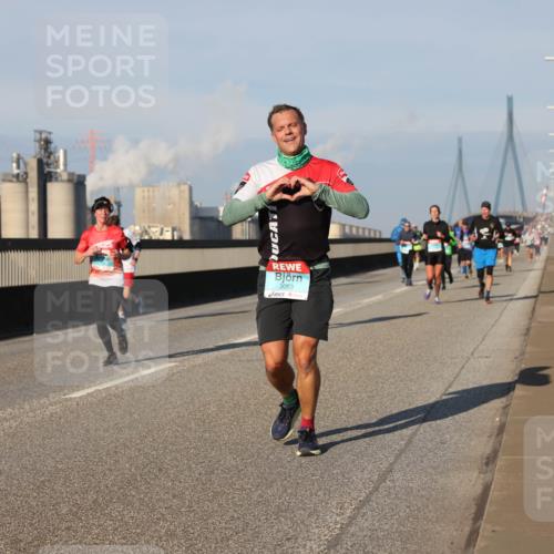 03.10.2025 - Köhlbrandbrückenlauf Lena Gebhardt http://msf.ph/oto/9129137 03.10.2025 09:48:45 Position 2 3053 meine-sportfotos.de