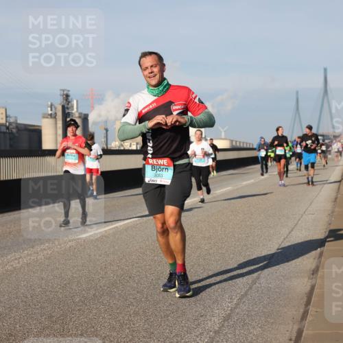 03.10.2025 - Köhlbrandbrückenlauf Lena Gebhardt http://msf.ph/oto/9129178 03.10.2025 09:48:45 Position 2 3053 meine-sportfotos.de