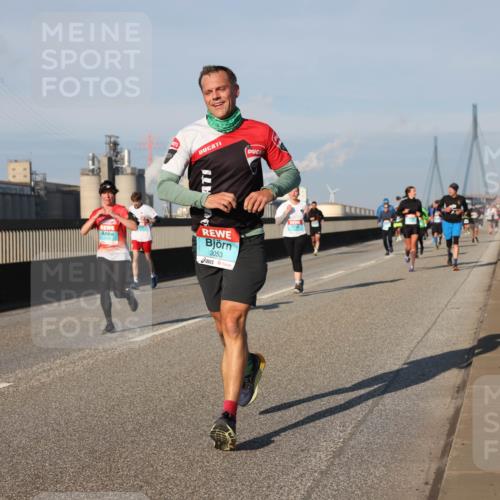 03.10.2025 - Köhlbrandbrückenlauf Lena Gebhardt http://msf.ph/oto/9129193 03.10.2025 09:48:45 Position 2 3053 meine-sportfotos.de