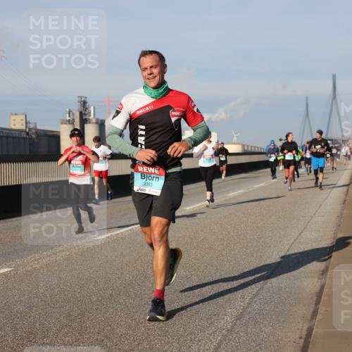 03.10.2025 - Köhlbrandbrückenlauf Lena Gebhardt http://msf.ph/oto/9129198 03.10.2025 09:48:45 Position 2 3053 meine-sportfotos.de