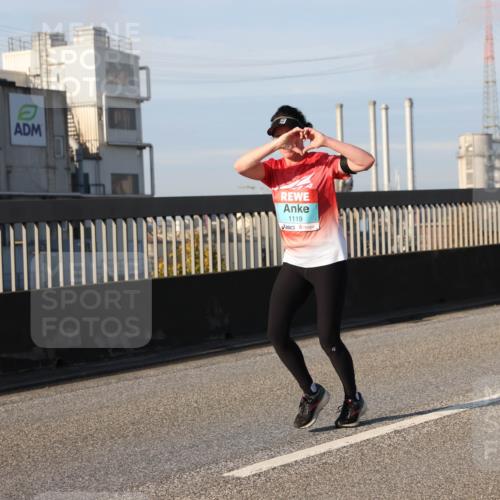 03.10.2025 - Köhlbrandbrückenlauf Lena Gebhardt http://msf.ph/oto/9129249 03.10.2025 09:48:47 Position 2 1119 meine-sportfotos.de