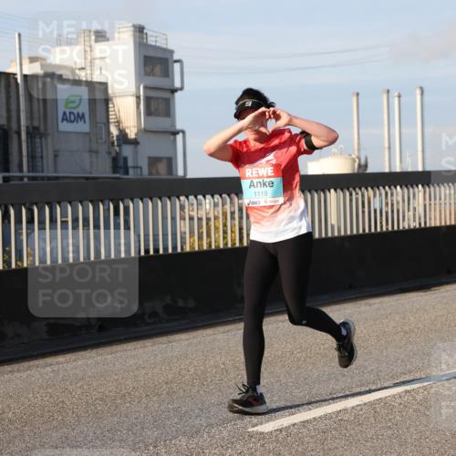 03.10.2025 - Köhlbrandbrückenlauf Lena Gebhardt http://msf.ph/oto/9129264 03.10.2025 09:48:47 Position 2 1119 meine-sportfotos.de