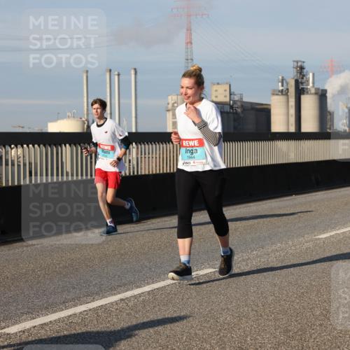 03.10.2025 - Köhlbrandbrückenlauf Lena Gebhardt http://msf.ph/oto/9129291 03.10.2025 09:48:49 Position 2 1944 meine-sportfotos.de