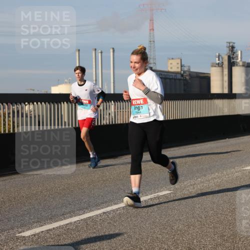 03.10.2025 - Köhlbrandbrückenlauf Lena Gebhardt http://msf.ph/oto/9129305 03.10.2025 09:48:49 Position 2 1944 meine-sportfotos.de