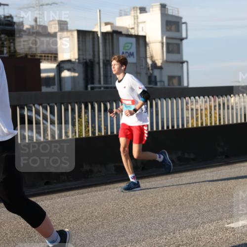 03.10.2025 - Köhlbrandbrückenlauf Lena Gebhardt http://msf.ph/oto/9129342 03.10.2025 09:48:50 Position 2 1944 meine-sportfotos.de