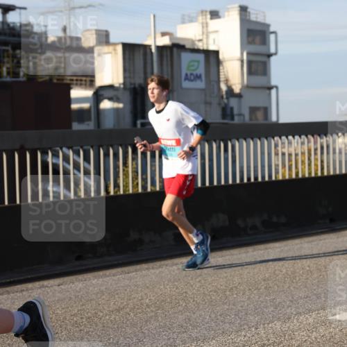 03.10.2025 - Köhlbrandbrückenlauf Lena Gebhardt http://msf.ph/oto/9129353 03.10.2025 09:48:50 Position 2  meine-sportfotos.de
