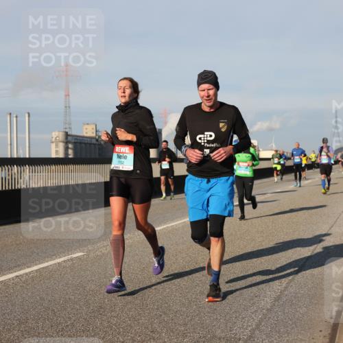 03.10.2025 - Köhlbrandbrückenlauf Lena Gebhardt http://msf.ph/oto/9129384 03.10.2025 09:48:52 Position 2 1152 meine-sportfotos.de