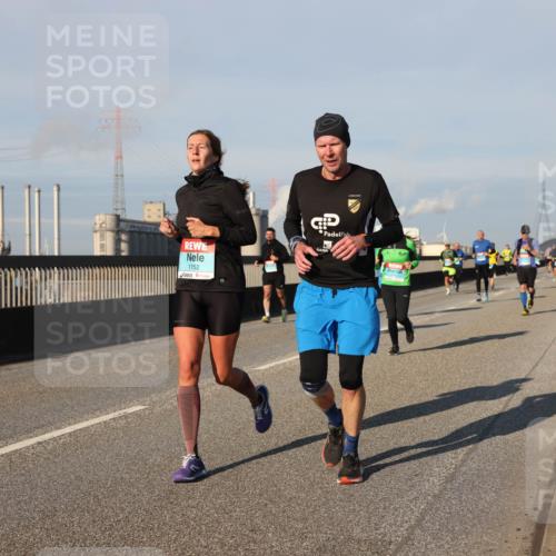 03.10.2025 - Köhlbrandbrückenlauf Lena Gebhardt http://msf.ph/oto/9129389 03.10.2025 09:48:52 Position 2 1152 meine-sportfotos.de