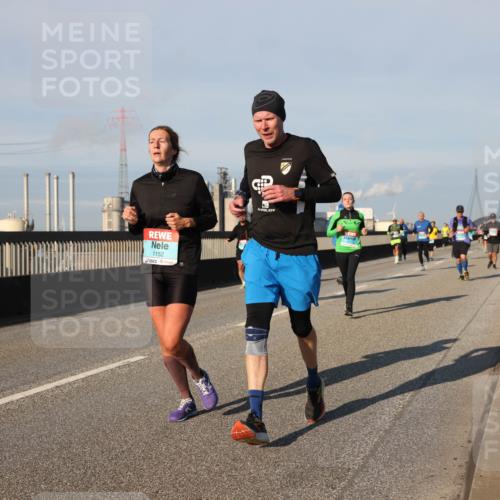 03.10.2025 - Köhlbrandbrückenlauf Lena Gebhardt http://msf.ph/oto/9129400 03.10.2025 09:48:52 Position 2 1152 meine-sportfotos.de