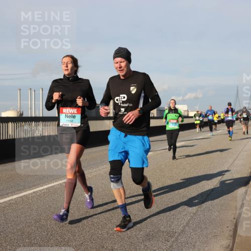 03.10.2025 - Köhlbrandbrückenlauf Lena Gebhardt http://msf.ph/oto/9129415 03.10.2025 09:48:52 Position 2 1152 meine-sportfotos.de