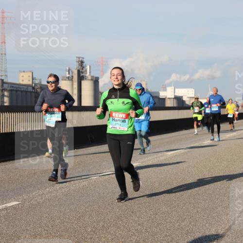 03.10.2025 - Köhlbrandbrückenlauf Lena Gebhardt http://msf.ph/oto/9129433 03.10.2025 09:48:53 Position 2 1218, 3160, 2714 meine-sportfotos.de