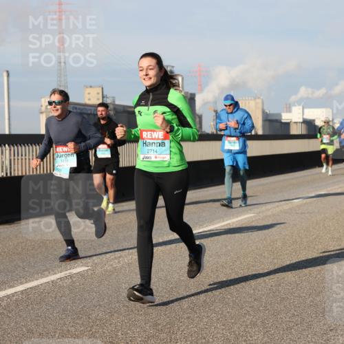 03.10.2025 - Köhlbrandbrückenlauf Lena Gebhardt http://msf.ph/oto/9129441 03.10.2025 09:48:54 Position 2 2714, 1218, 160, 6 meine-sportfotos.de