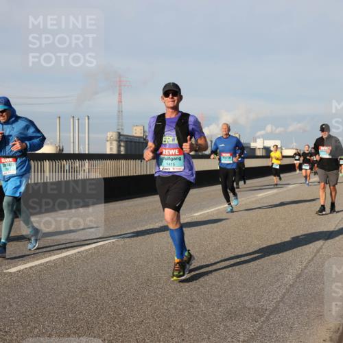 03.10.2025 - Köhlbrandbrückenlauf Lena Gebhardt http://msf.ph/oto/9129518 03.10.2025 09:48:57 Position 2 1415 meine-sportfotos.de