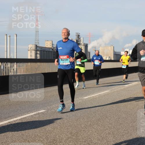 03.10.2025 - Köhlbrandbrückenlauf Lena Gebhardt http://msf.ph/oto/9129552 03.10.2025 09:48:58 Position 2 3679, 1403 meine-sportfotos.de