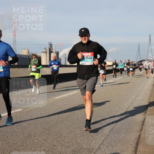 03.10.2025 - Köhlbrandbrückenlauf Lena Gebhardt http://msf.ph/oto/9129581 03.10.2025 09:48:58 Position 2 3679, 1403 meine-sportfotos.de