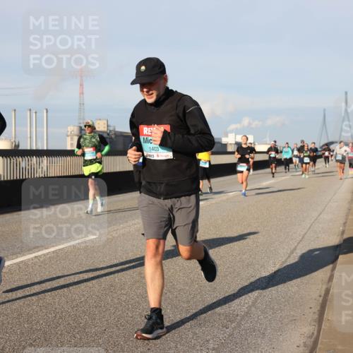 03.10.2025 - Köhlbrandbrückenlauf Lena Gebhardt http://msf.ph/oto/9129590 03.10.2025 09:48:59 Position 2 3679, 1403 meine-sportfotos.de