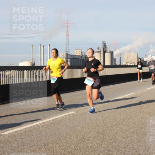 03.10.2025 - Köhlbrandbrückenlauf Lena Gebhardt http://msf.ph/oto/9129654 03.10.2025 09:49:01 Position 2  meine-sportfotos.de