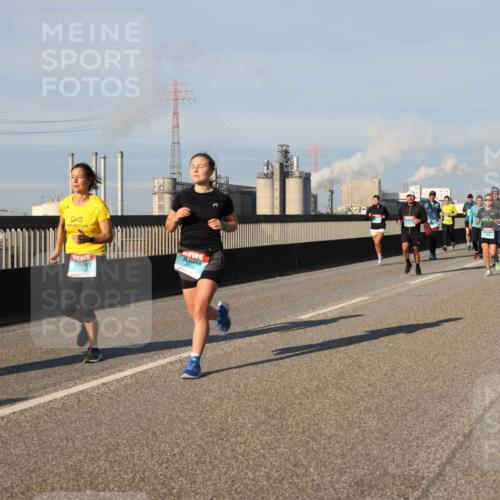 03.10.2025 - Köhlbrandbrückenlauf Lena Gebhardt http://msf.ph/oto/9129658 03.10.2025 09:49:02 Position 2 1242 meine-sportfotos.de
