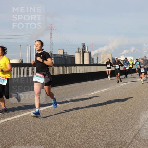 03.10.2025 - Köhlbrandbrückenlauf Lena Gebhardt http://msf.ph/oto/9129664 03.10.2025 09:49:02 Position 2 3333, 1242 meine-sportfotos.de