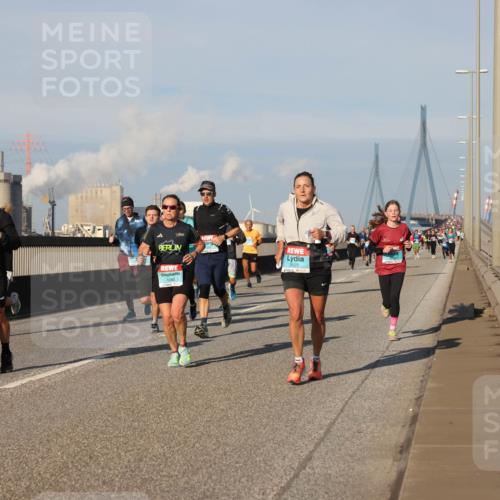 03.10.2025 - Köhlbrandbrückenlauf Lena Gebhardt http://msf.ph/oto/9129694 03.10.2025 09:49:04 Position 2 2661, 1092, 3625 meine-sportfotos.de