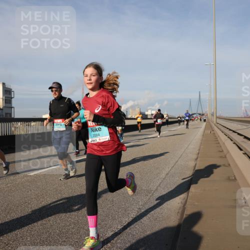 03.10.2025 - Köhlbrandbrückenlauf Lena Gebhardt http://msf.ph/oto/9129795 03.10.2025 09:49:07 Position 2 2008, 2084 meine-sportfotos.de