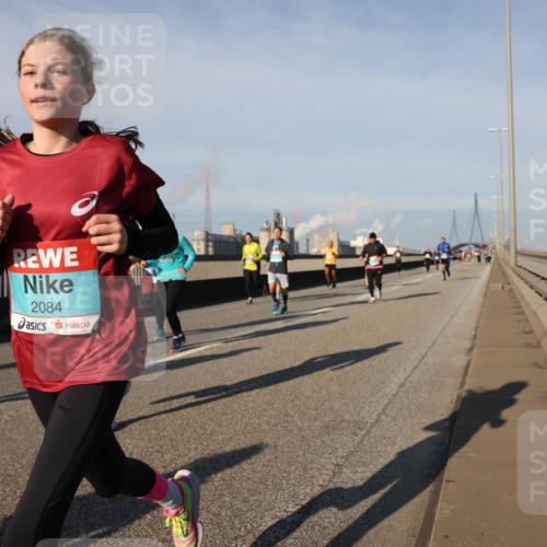 03.10.2025 - Köhlbrandbrückenlauf Lena Gebhardt http://msf.ph/oto/9129799 03.10.2025 09:49:08 Position 2 2084 meine-sportfotos.de
