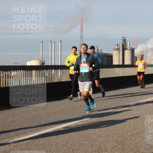 03.10.2025 - Köhlbrandbrückenlauf Lena Gebhardt http://msf.ph/oto/9129827 03.10.2025 09:49:09 Position 2  meine-sportfotos.de