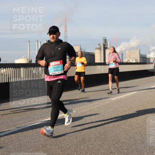 03.10.2025 - Köhlbrandbrückenlauf Lena Gebhardt http://msf.ph/oto/9129872 03.10.2025 09:49:11 Position 2 3228, 3799 meine-sportfotos.de