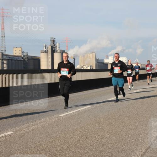 03.10.2025 - Köhlbrandbrückenlauf Lena Gebhardt http://msf.ph/oto/9130004 03.10.2025 09:49:16 Position 2  meine-sportfotos.de