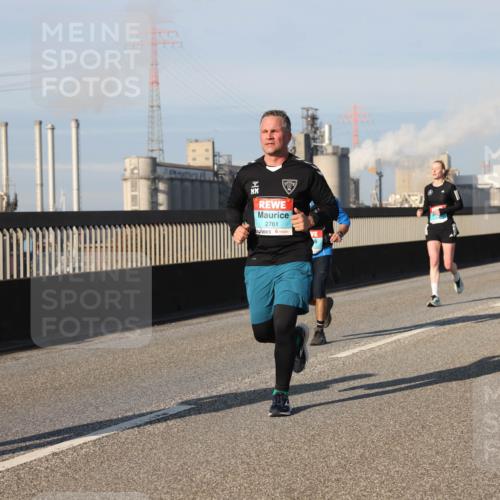 03.10.2025 - Köhlbrandbrückenlauf Lena Gebhardt http://msf.ph/oto/9130089 03.10.2025 09:49:19 Position 2 2761, 102 meine-sportfotos.de